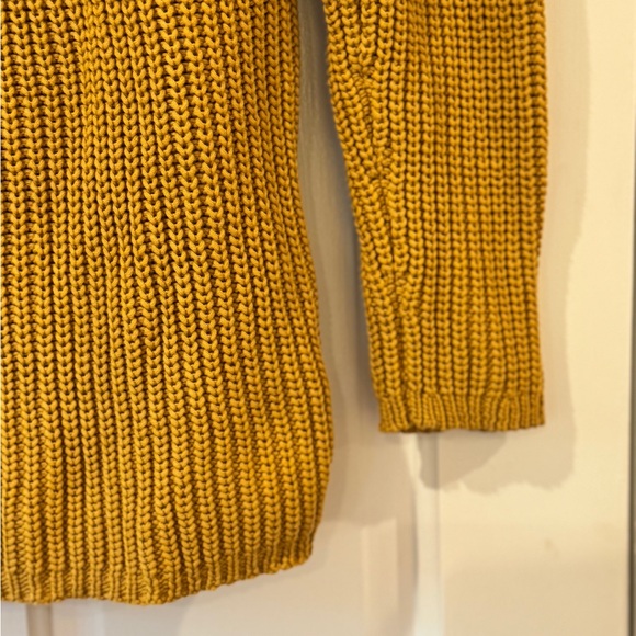 Jenni Kayne Cabin Sweater in Mustard V-Neck - Picture 6 of 13